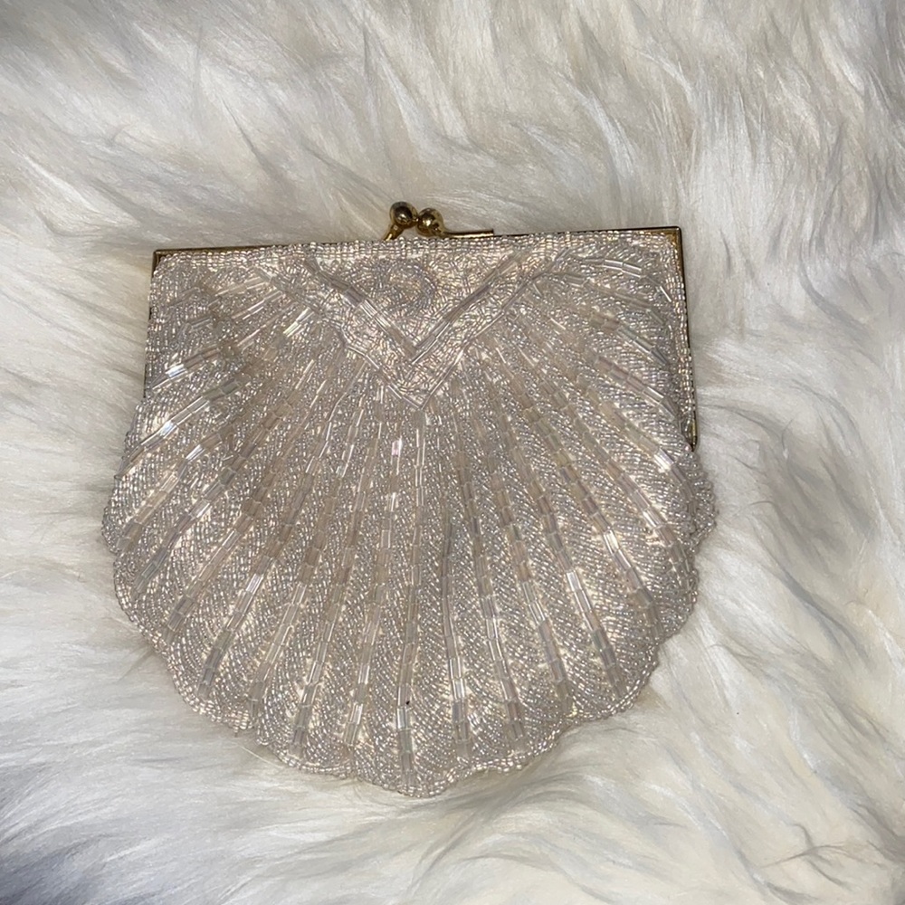 White, gold vintage beaded evening handbag clutch